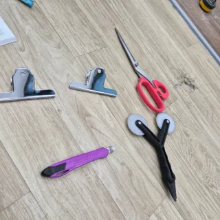 타일 작업 및 유리문 힌지 교체등