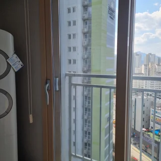 30평대 베란다  유리창 청소