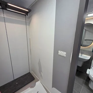 반려묘 스크래치 완벽 복원! 부분 도배로 되찾은 깔끔한 벽면