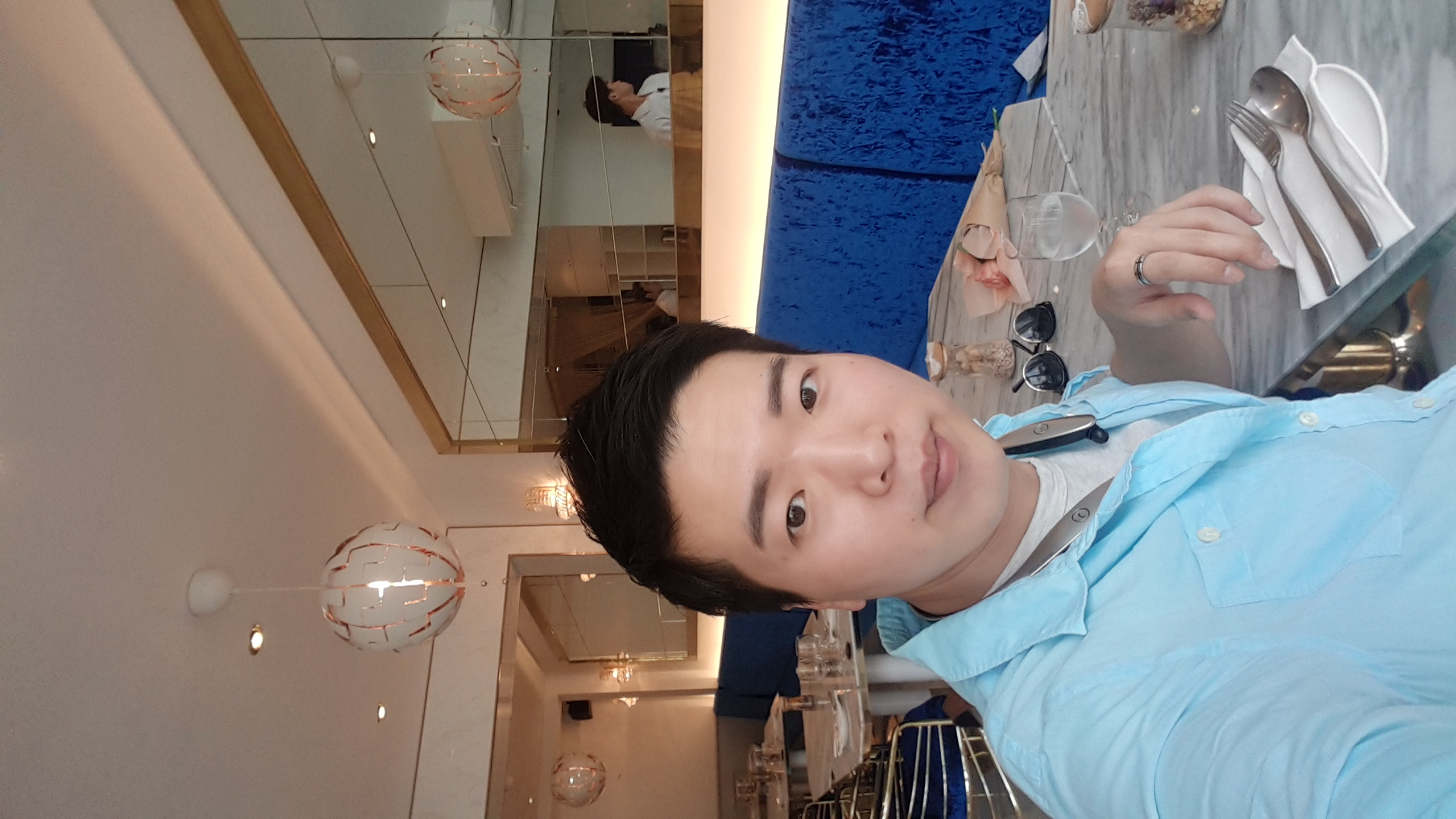 김동우