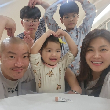 주식회사 안녕, 고수 프로필