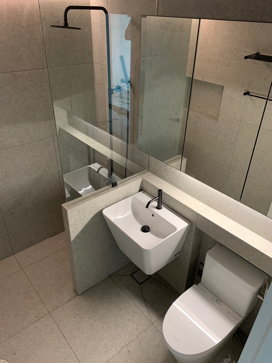 THE BATHROOM 고수 프로필