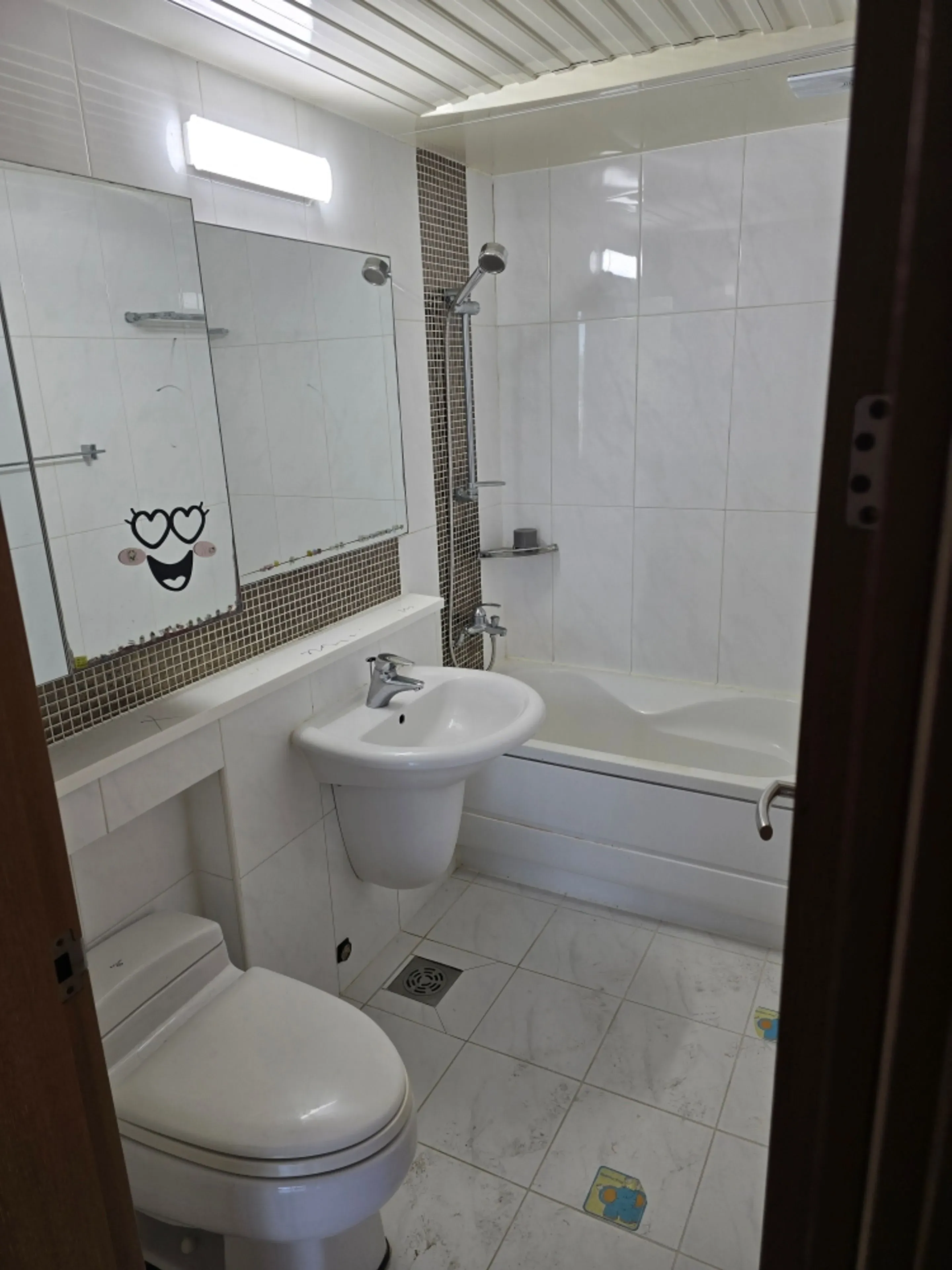590a44fe-cad9-40bd-9a61-252d1c89163e.jpg