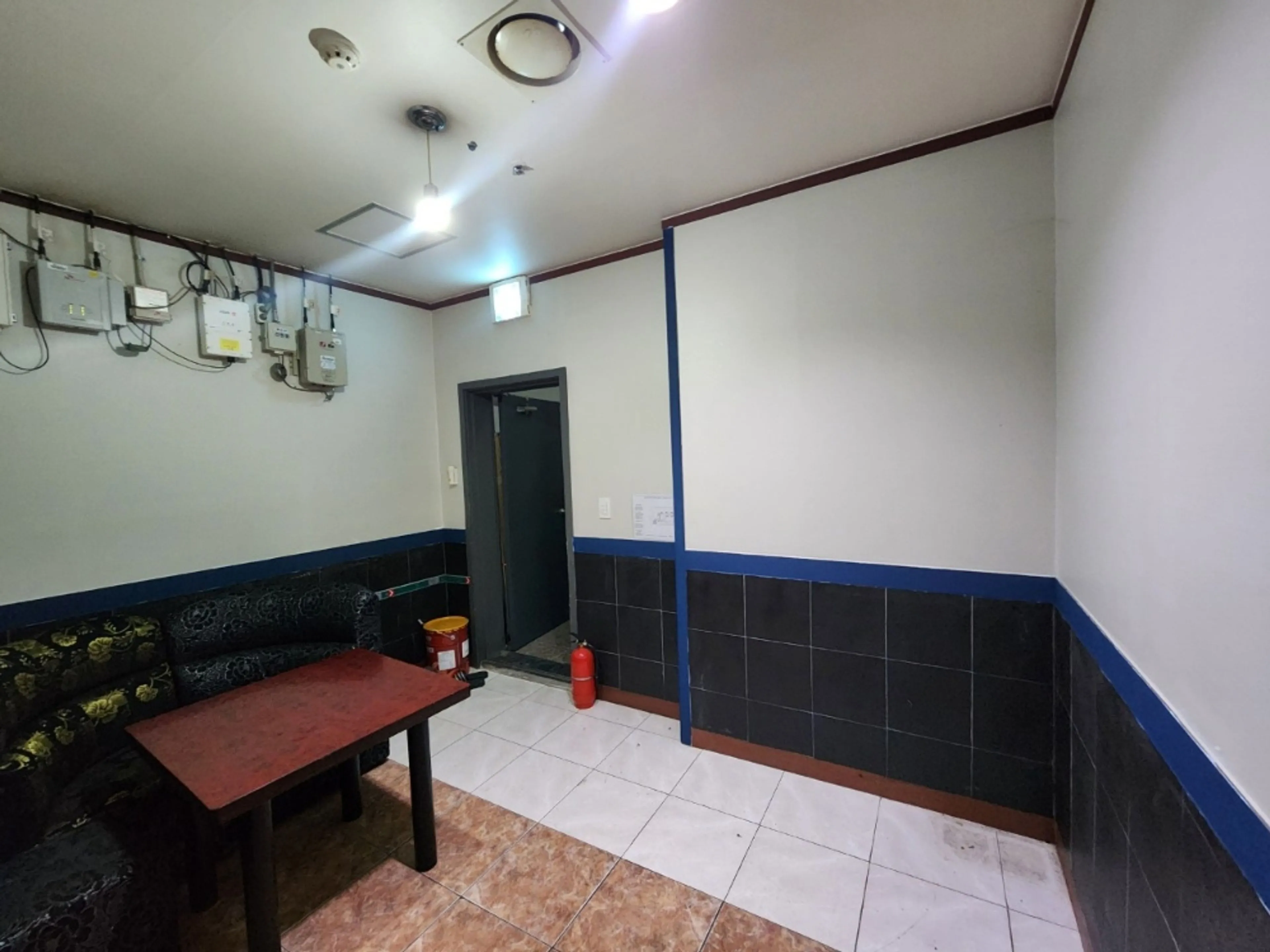 9dd12909-78d9-47e9-8ead-bdff4fcd856f.jpg