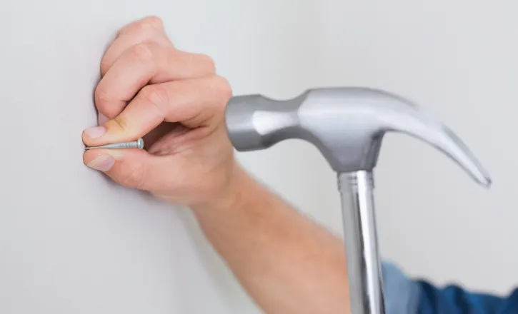 못박기 및 액자설치